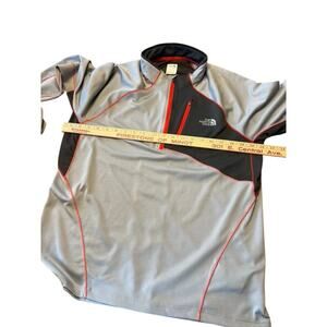 The North Face Men's L Gray Flash Dry Running Shirt, 1/4 zip, long sleeve
